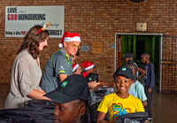 FBS dan Education Africa Membawakan Keceriaan Krismas Kepada Keluarga Yang Memerlukan